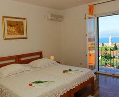 Schöne Ferienwohnung für 5 Personen mit Meerblick in Supetar Brac