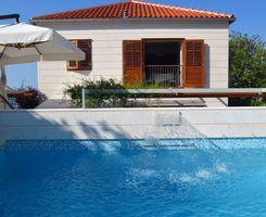 Luxus-Wohnung mit Pool für 6 Personen in Komiza auf der Insel Vis