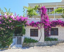 Charmante Ferienwohnung für 4 Personen in Hvar