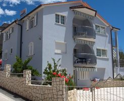 Ferienwohnung Apartman broj 4 in Okrug Gornji