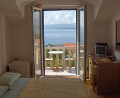 Ferienwohnung Žuta soba s balkonom in Bol