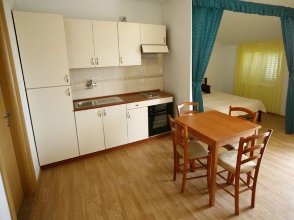 Wohnung Brnistra in Okrug Gornji 4